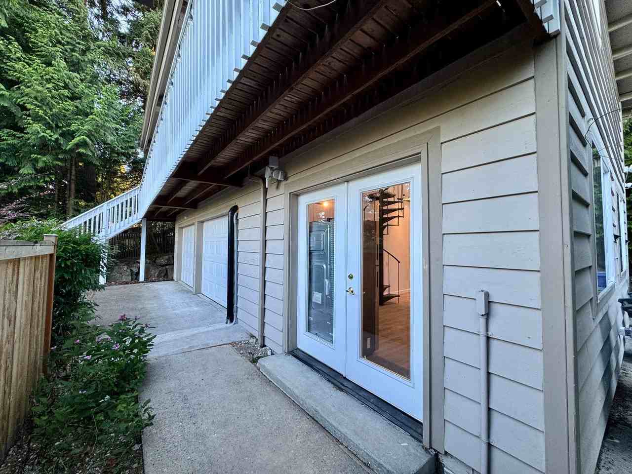 21606 3rd Ave Se - Photo 2 of 13