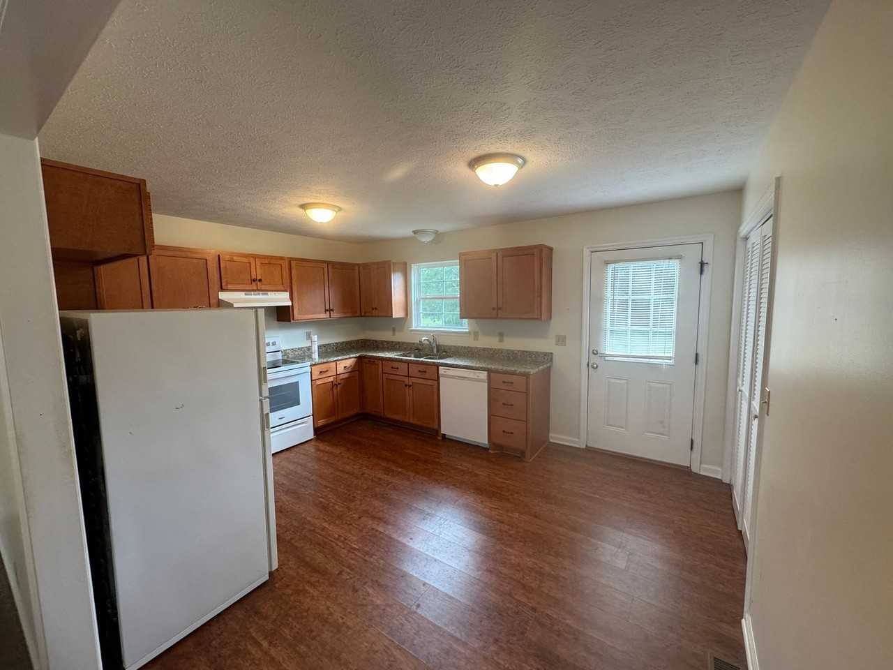 9948 Stewarts Ferry Pike - Photo 3 of 12
