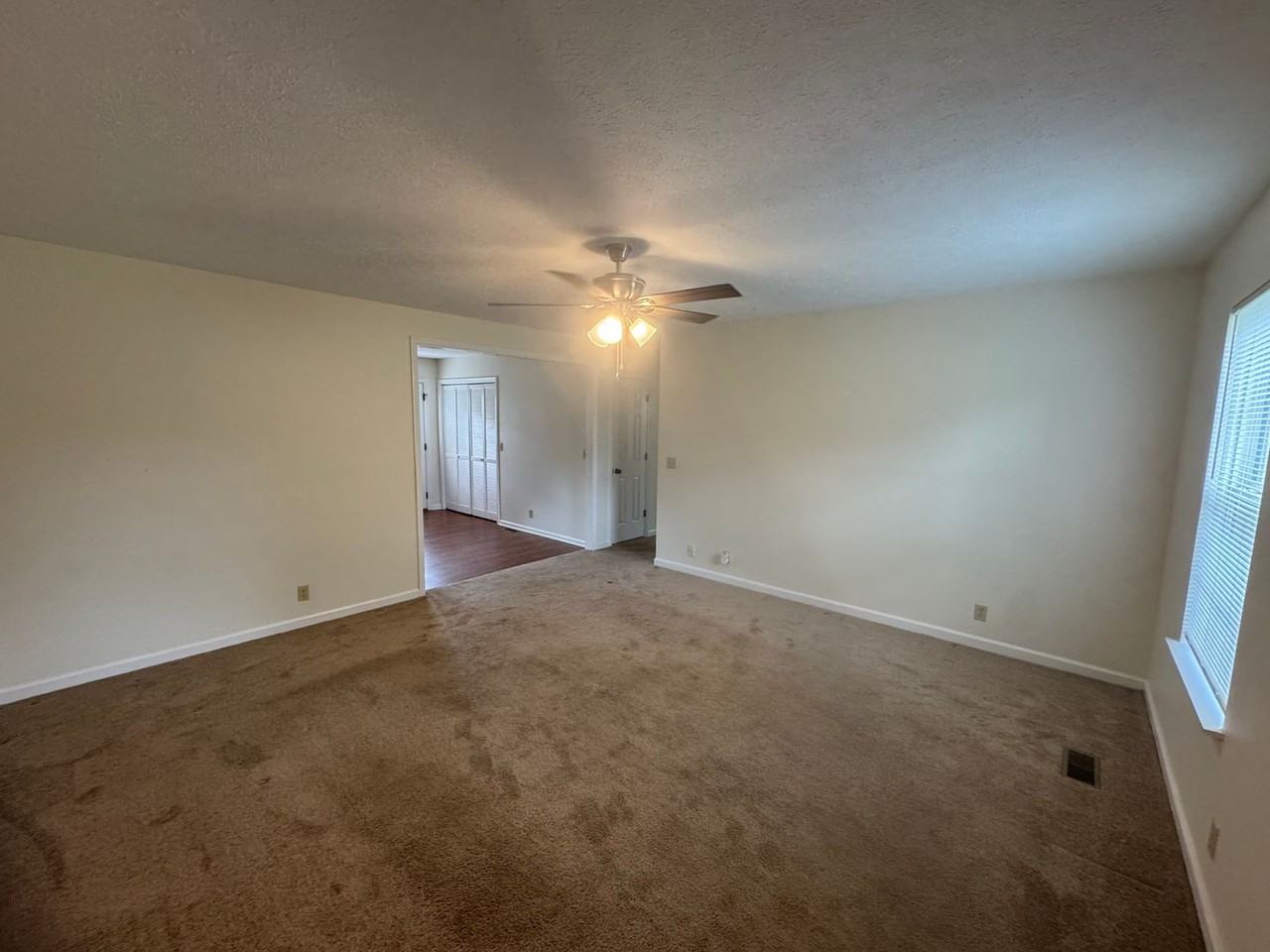 9948 Stewarts Ferry Pike - Photo 4 of 12