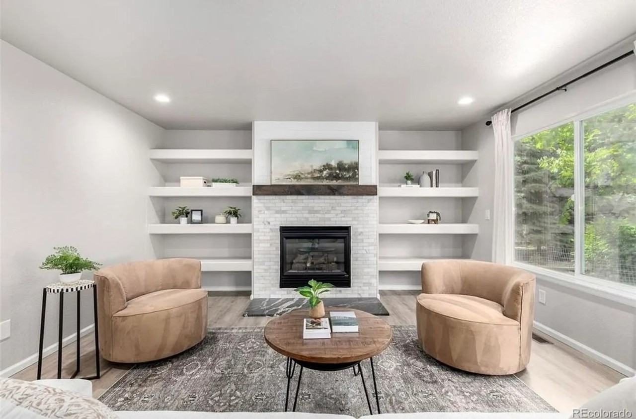 664 Clarendon Dr - Photo 2 of 10