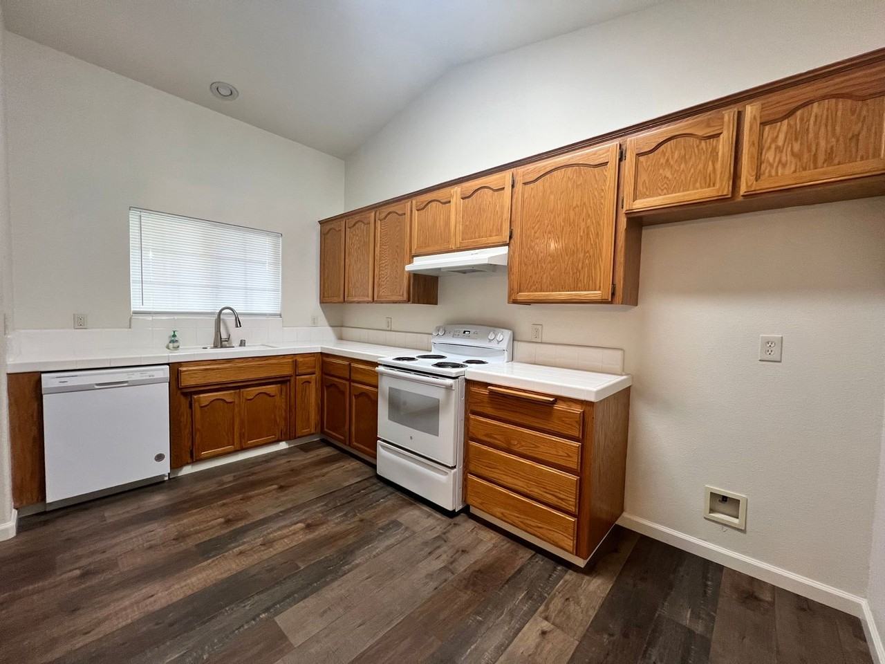 92 Rosewood Cir - Photo 7 of 19