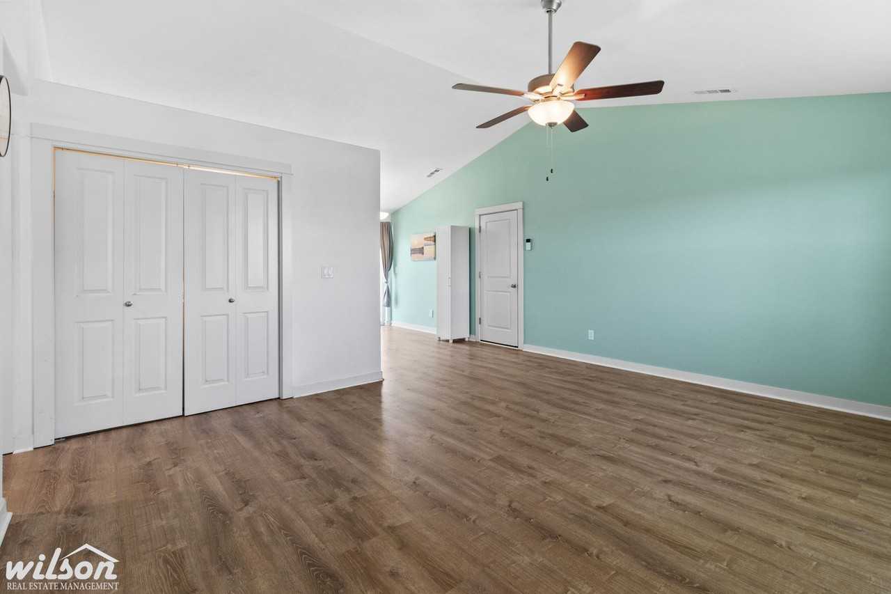 5301 Sage Way - Photo 3 of 14