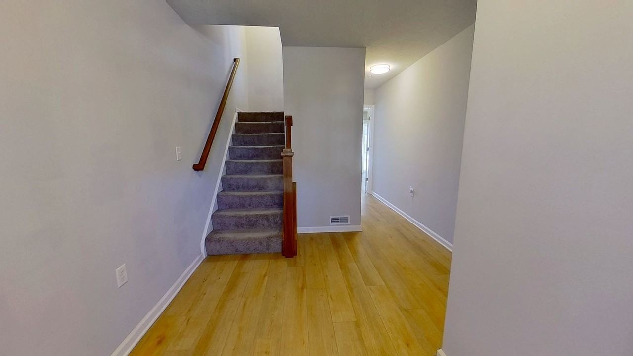 126 Hudson Boulevard - Photo 2 of 16