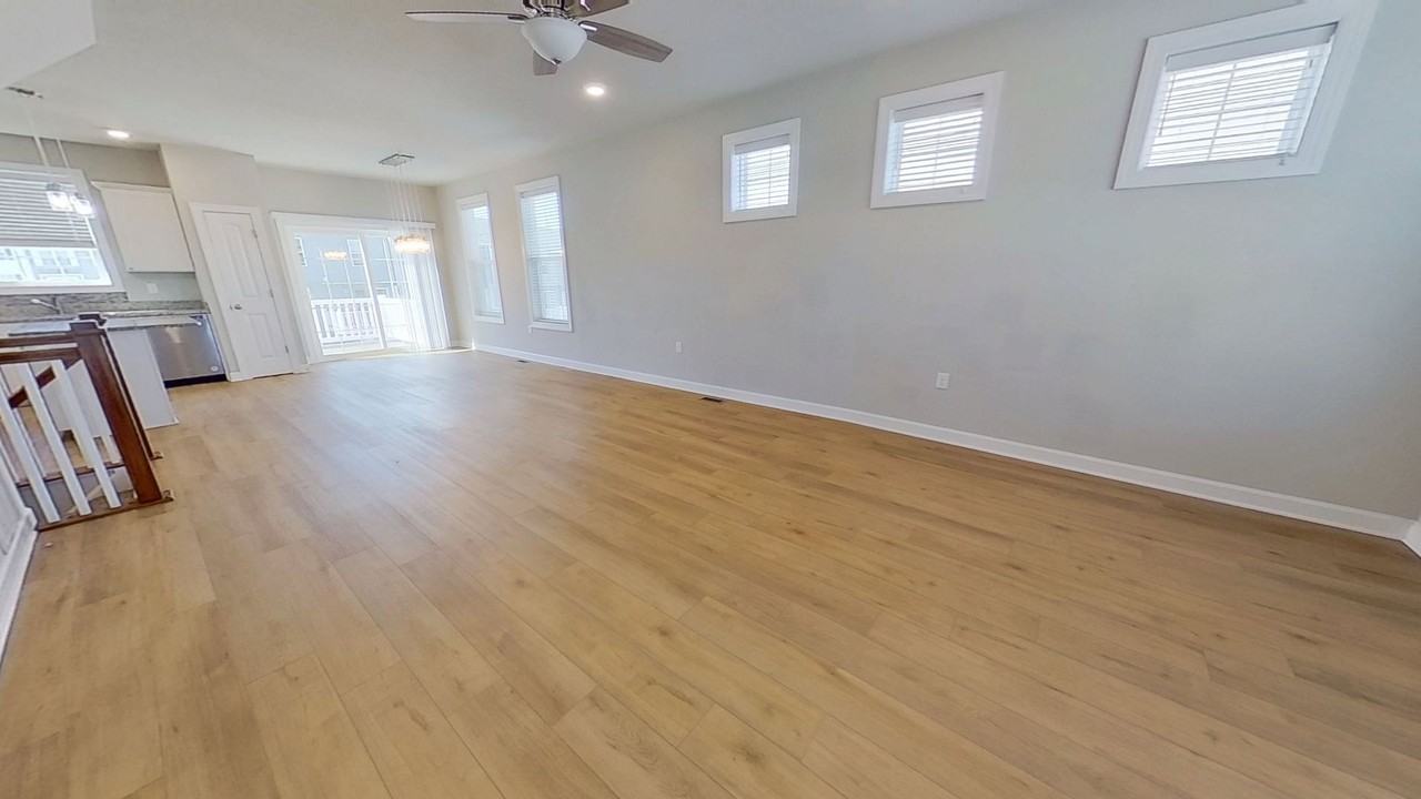 126 Hudson Boulevard - Photo 7 of 16