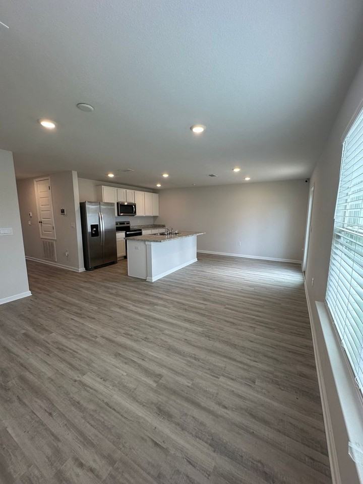 6636 Slabinski Ln - Photo 4 of 34