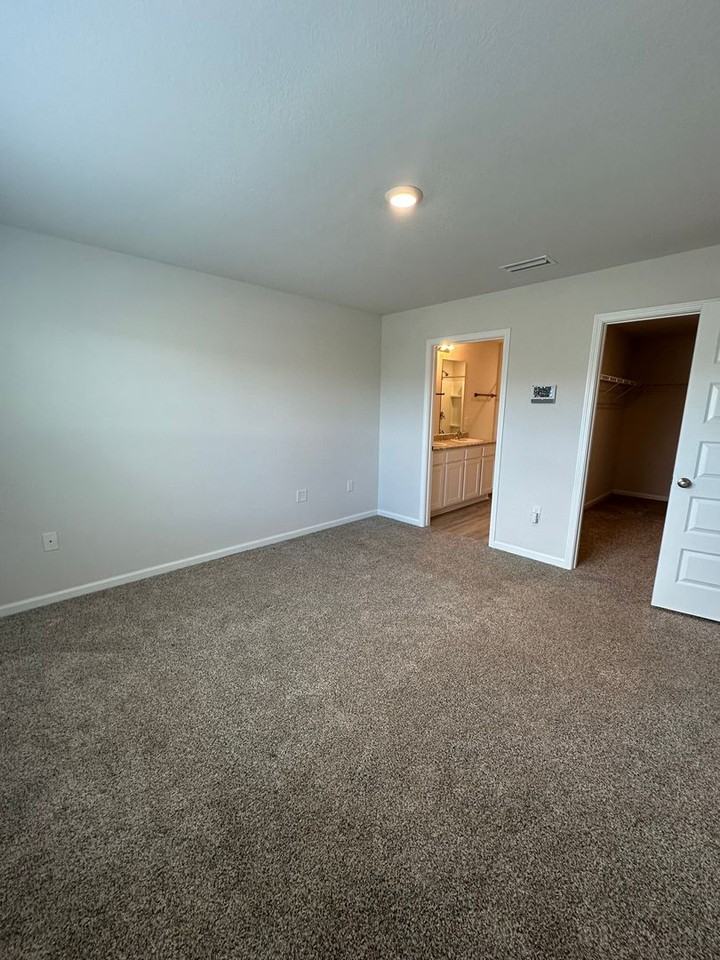 6636 Slabinski Ln - Photo 7 of 34