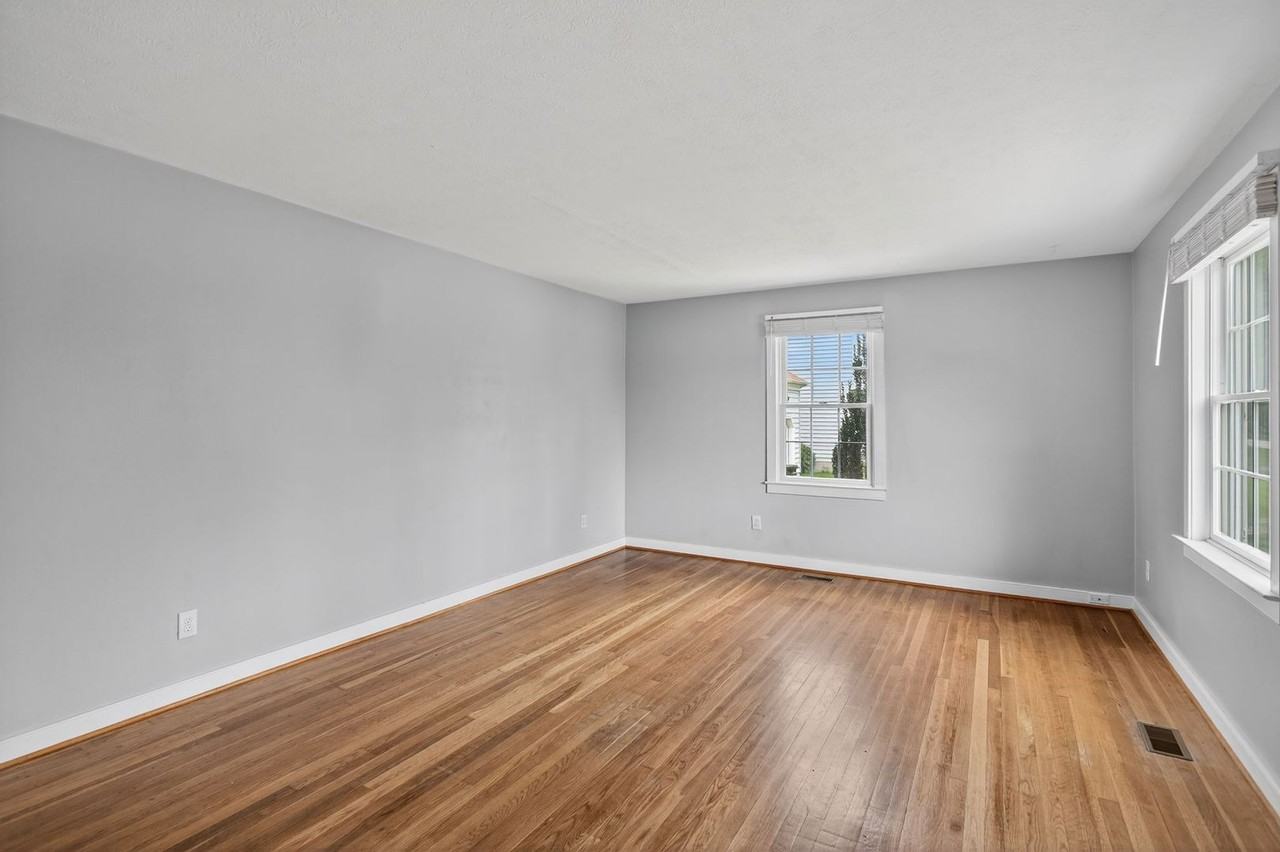 114 Battle Rd - Photo 4 of 34