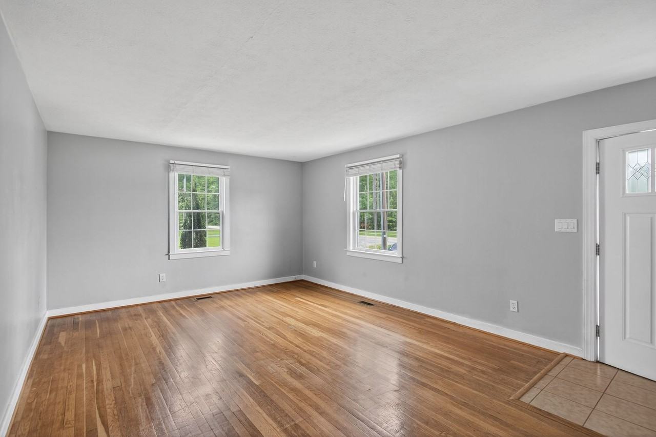 114 Battle Rd - Photo 5 of 34