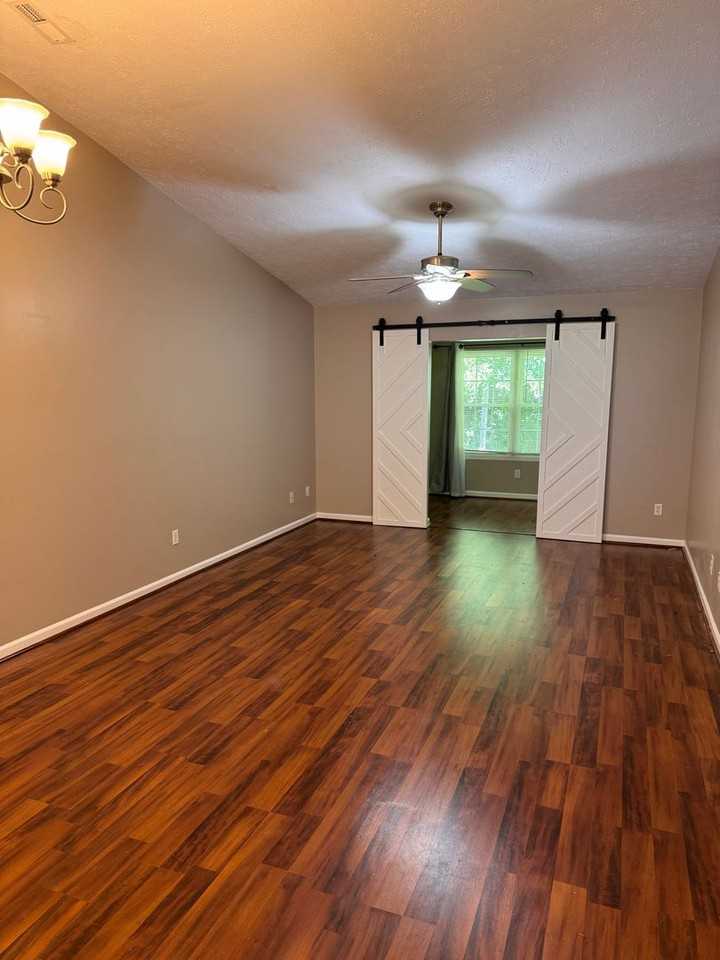 207 Countryplace Ln - Photo 2 of 33