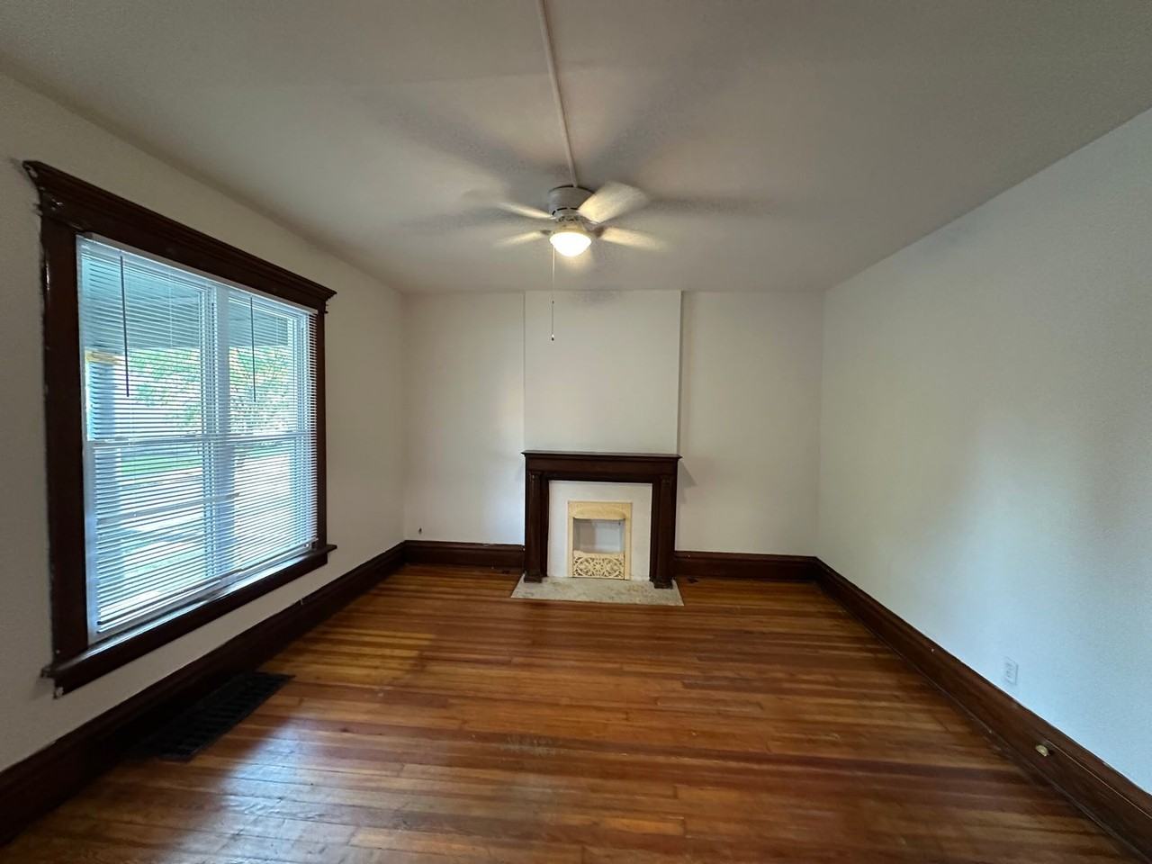 197 W 8th Ave - Photo 3 of 34