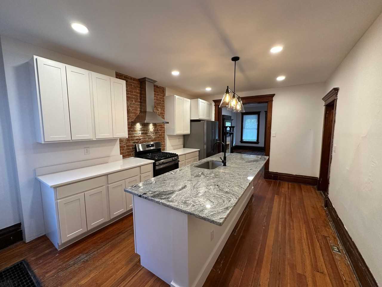 197 W 8th Ave - Photo 6 of 34