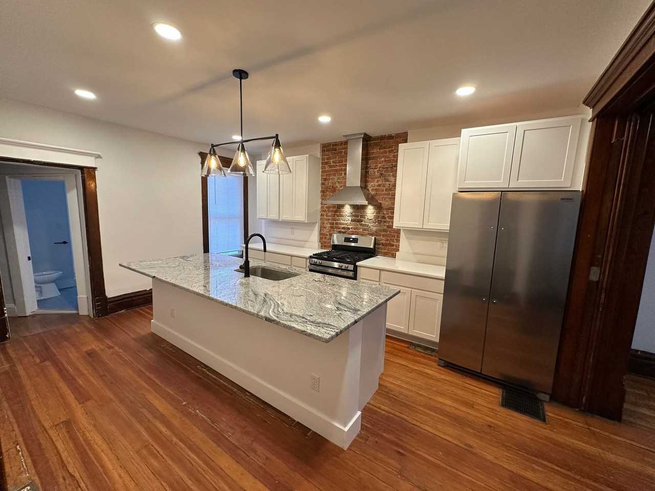 197 W 8th Ave - Photo 7 of 34