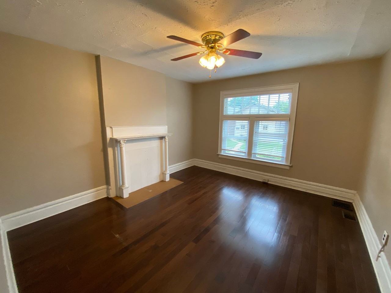 161 E 13th Ave - Photo 2 of 17