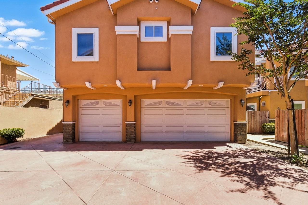 12712 Menlo Ave #B - Photo 2 of 25