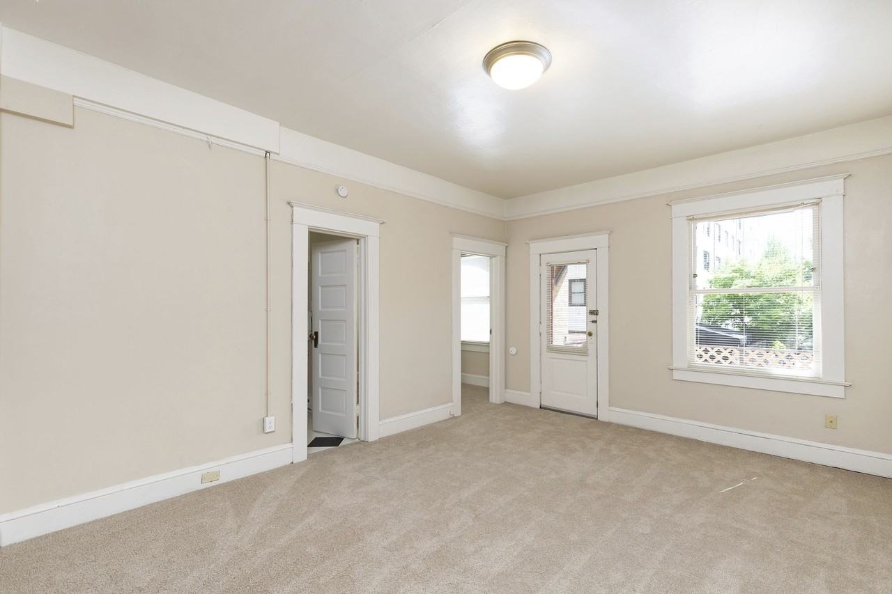 KINGSBURY APARTMENTS (KING01) - Photo 3 of 50