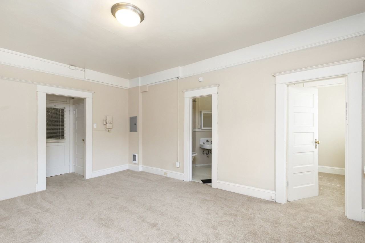 KINGSBURY APARTMENTS (KING01) - Photo 5 of 50