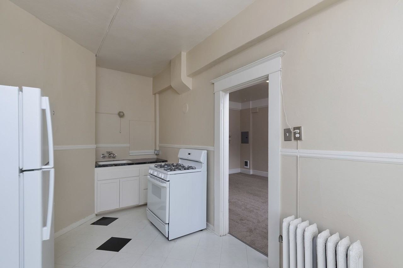 KINGSBURY APARTMENTS (KING01) - Photo 6 of 50