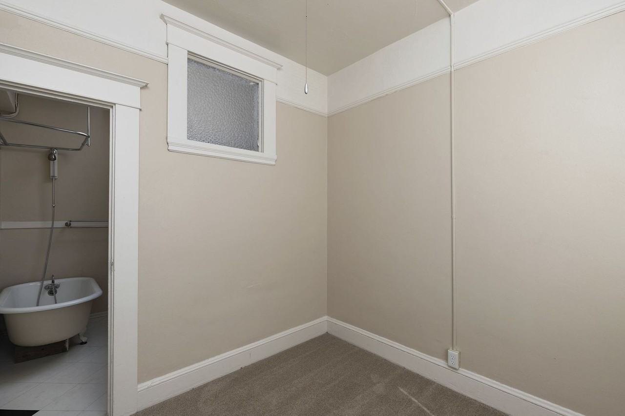 KINGSBURY APARTMENTS (KING01) - Photo 3 of 36