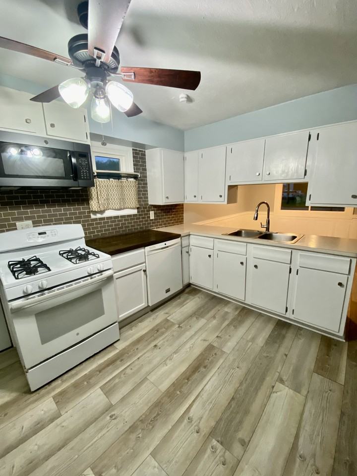 5696 Pleasant St #NA - Photo 7 of 18