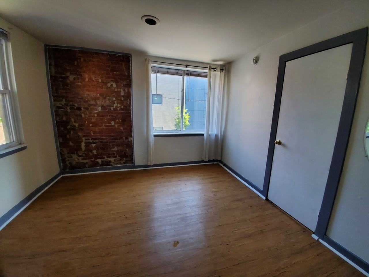 1134 Rodman St #G - Photo 5 of 8