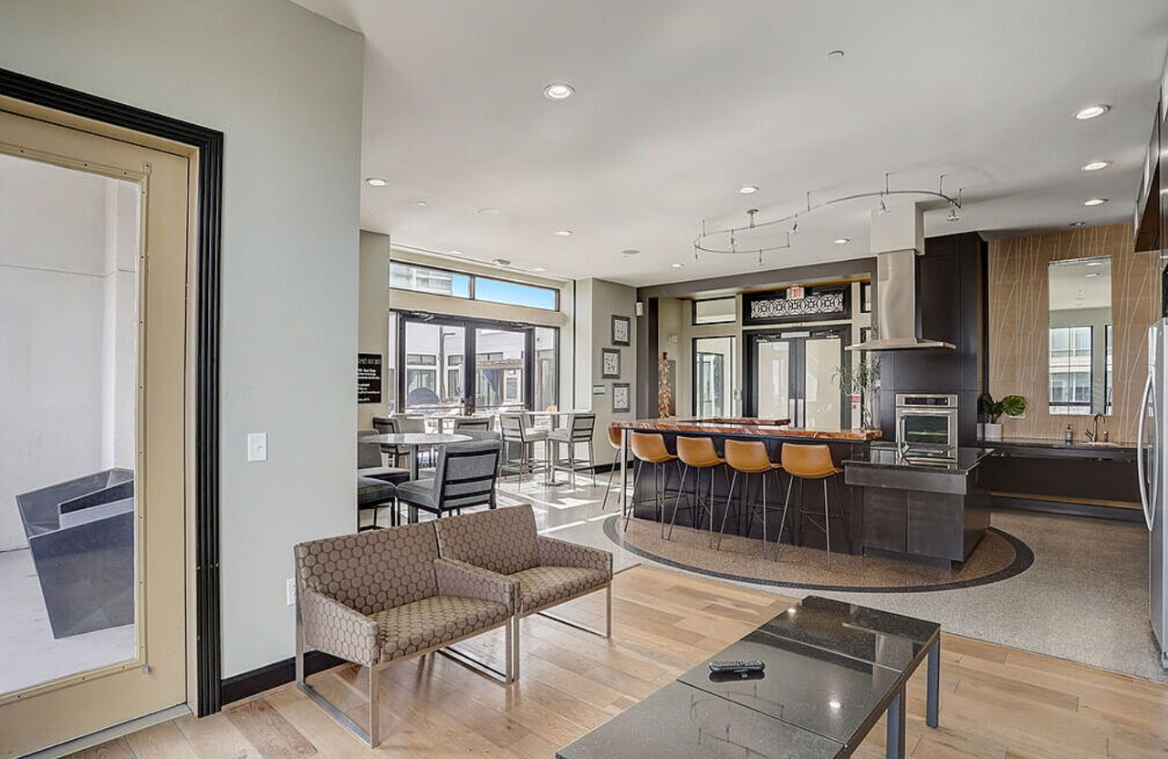 2800 Kirby Drive #449 - Photo 7 of 8