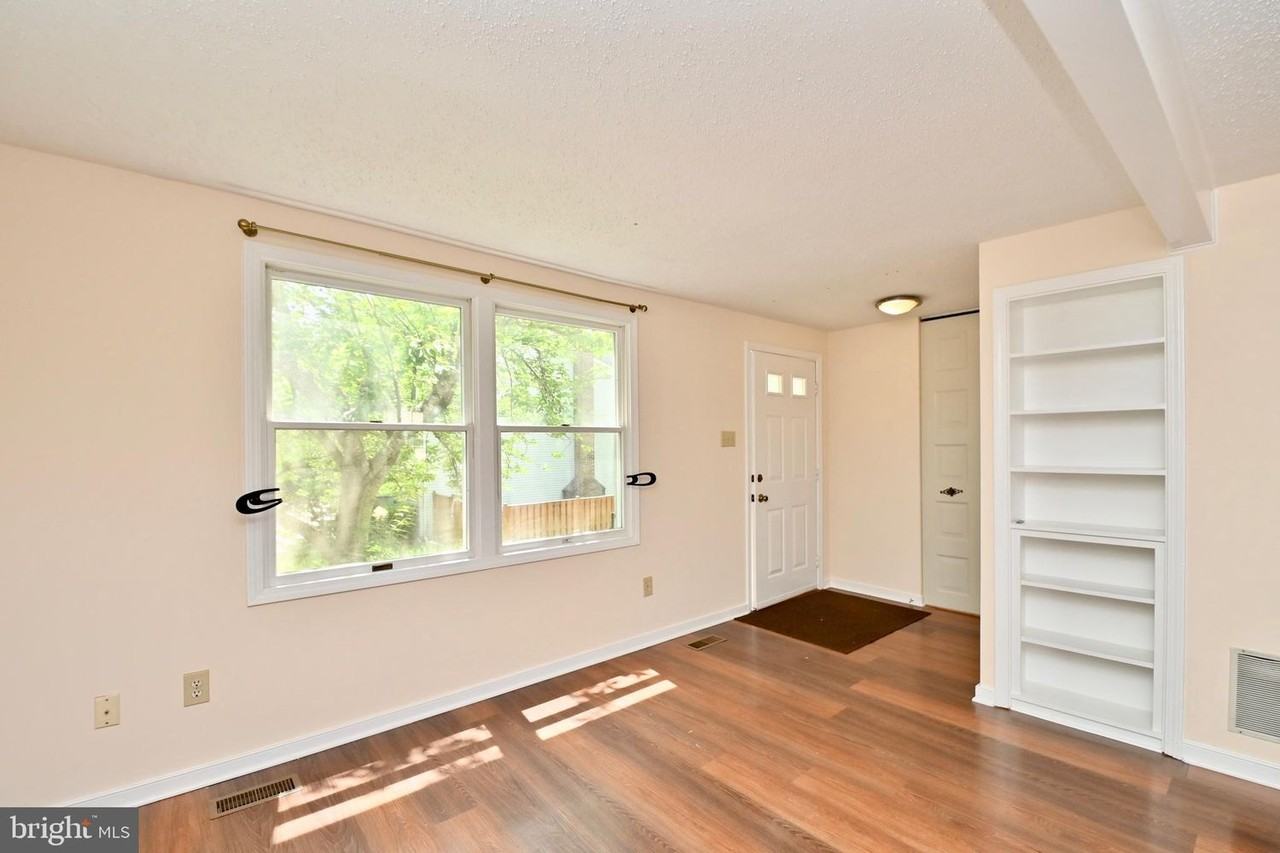 6832 Heatherway Ct - Photo 3 of 21