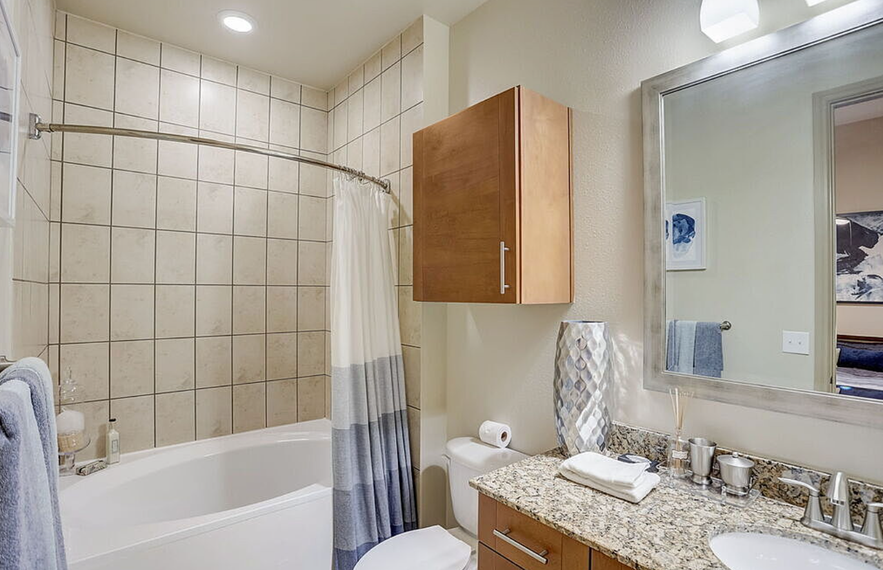 2800 Kirby Drive #328 - Photo 6 of 10