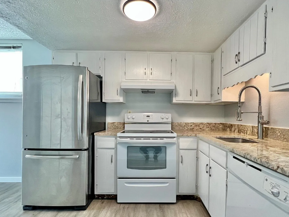 6205 E Ohio Ave ##C - Photo 2 of 10