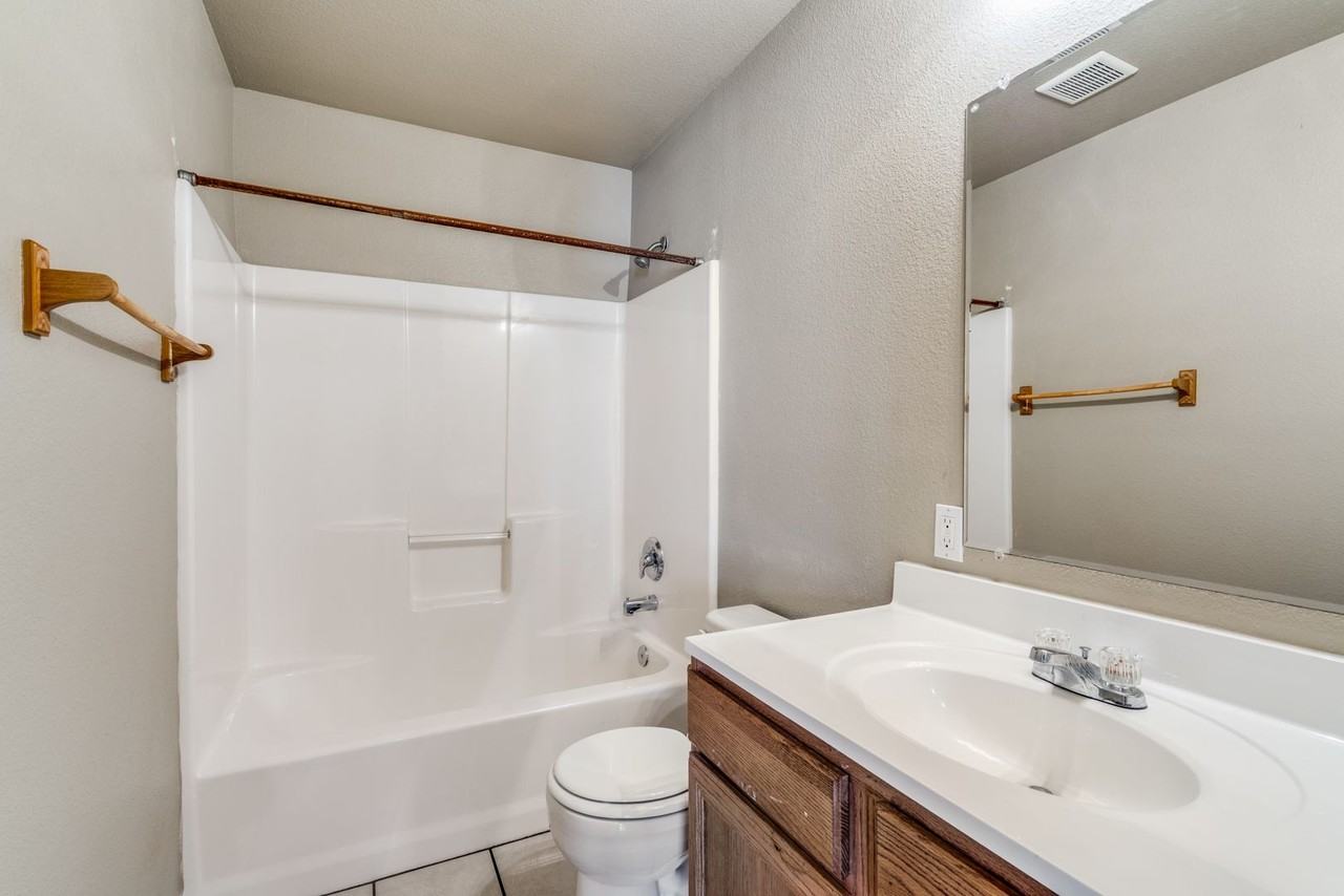 1155 1155 Misty Acres - Misty Acres - Photo 7 of 10