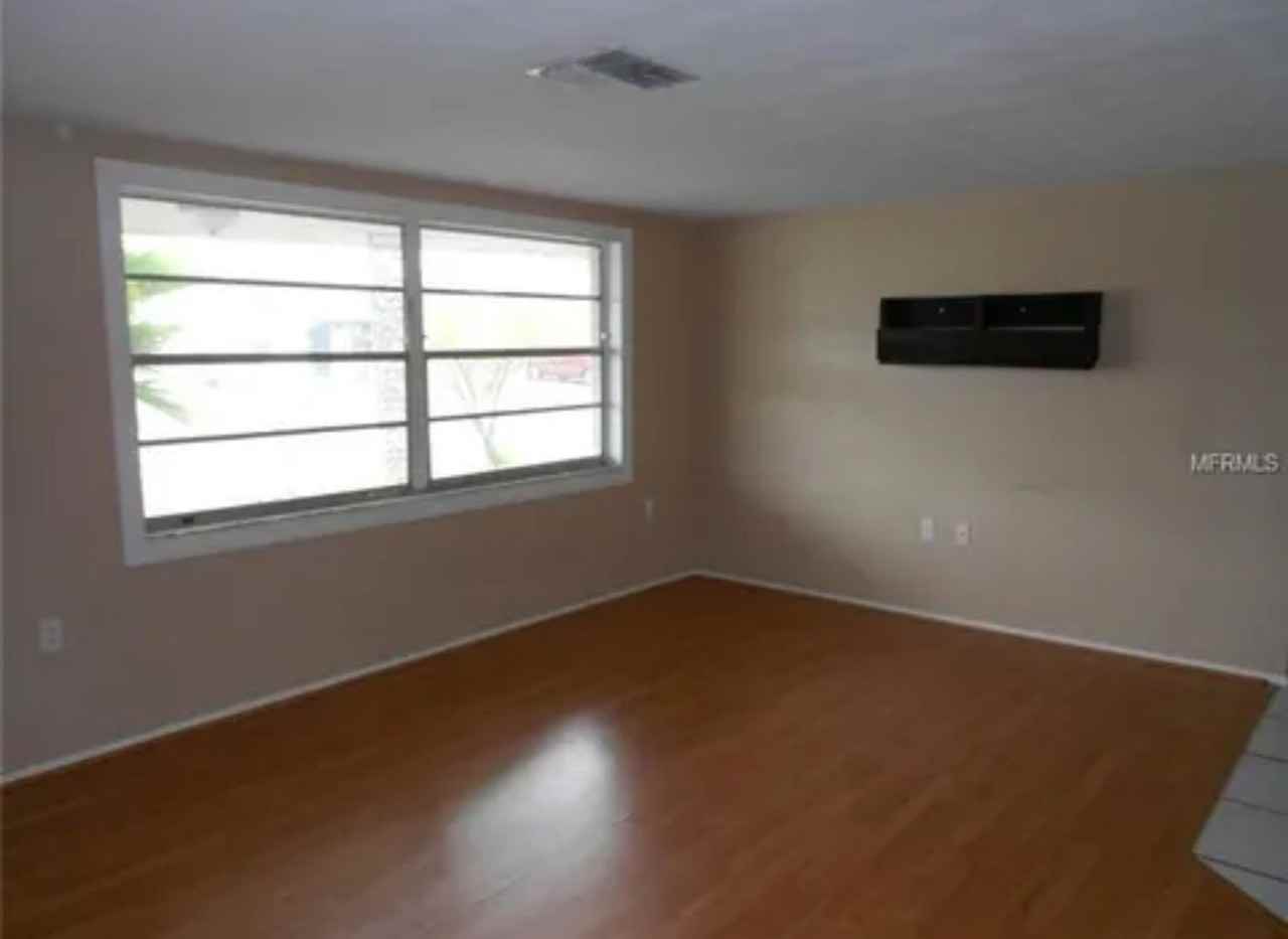 5912 Della Dr - Photo 3 of 10