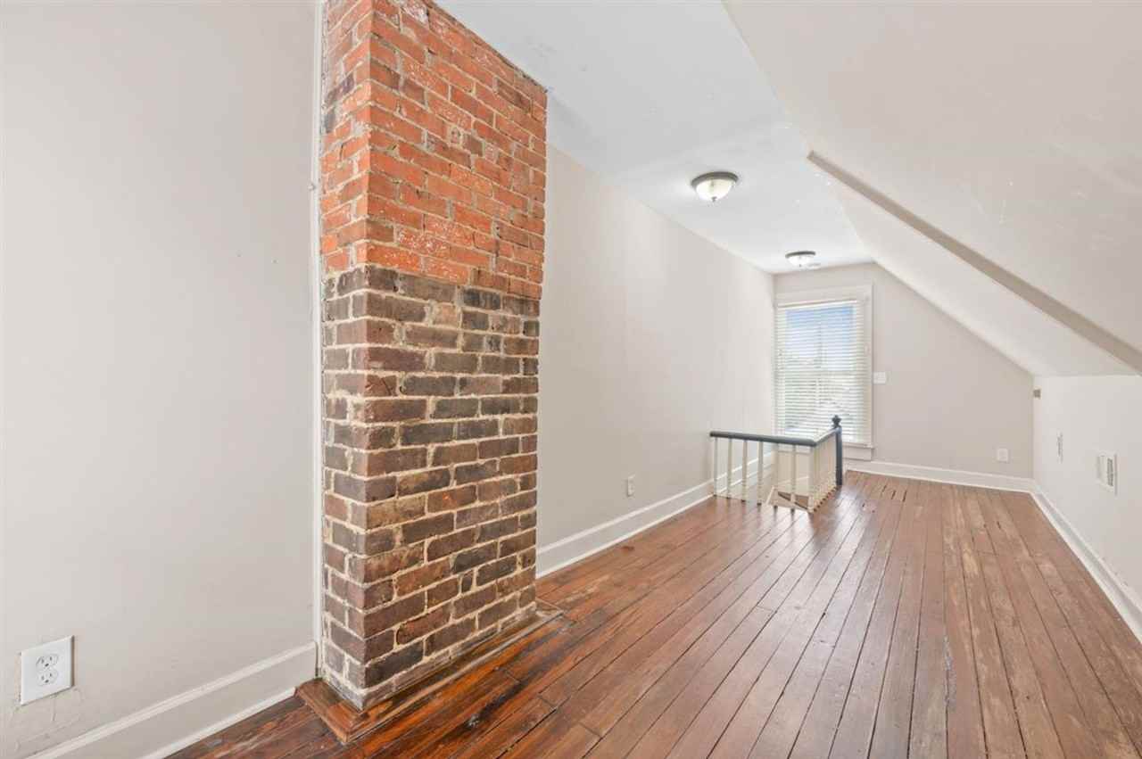 1314 Lincoln St - Photo 7 of 25