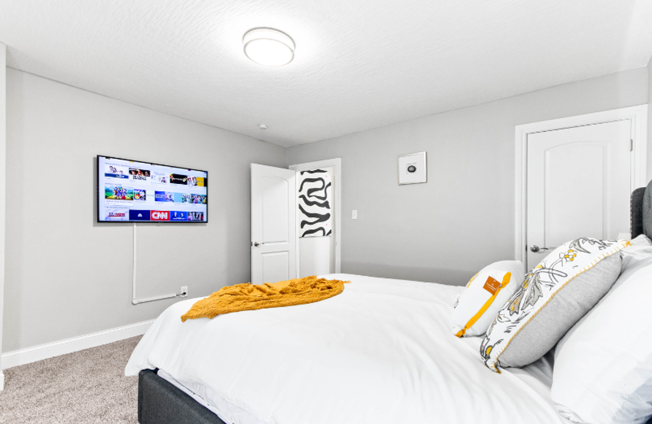 161 N Central Ave - Photo 5 of 16