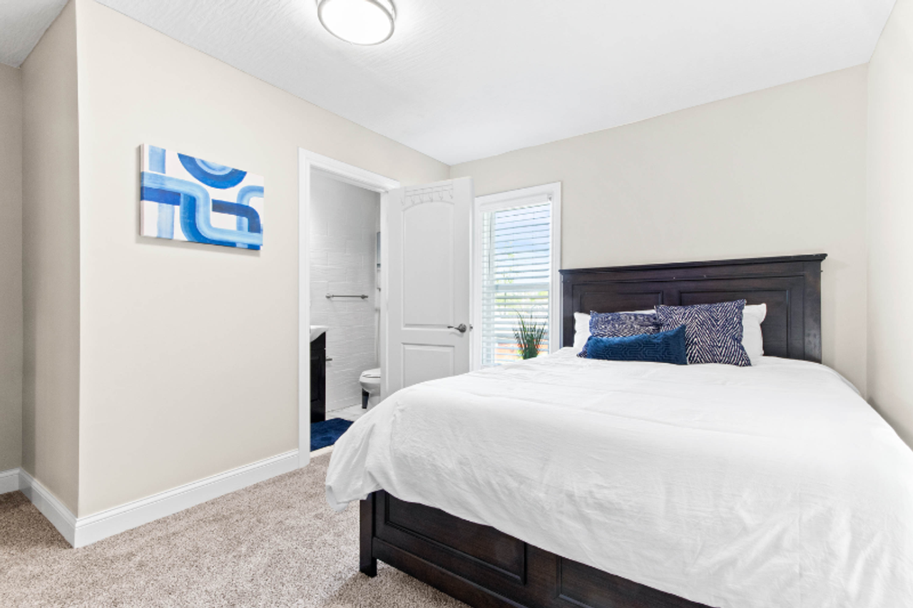 161 N Central Ave - Photo 7 of 16