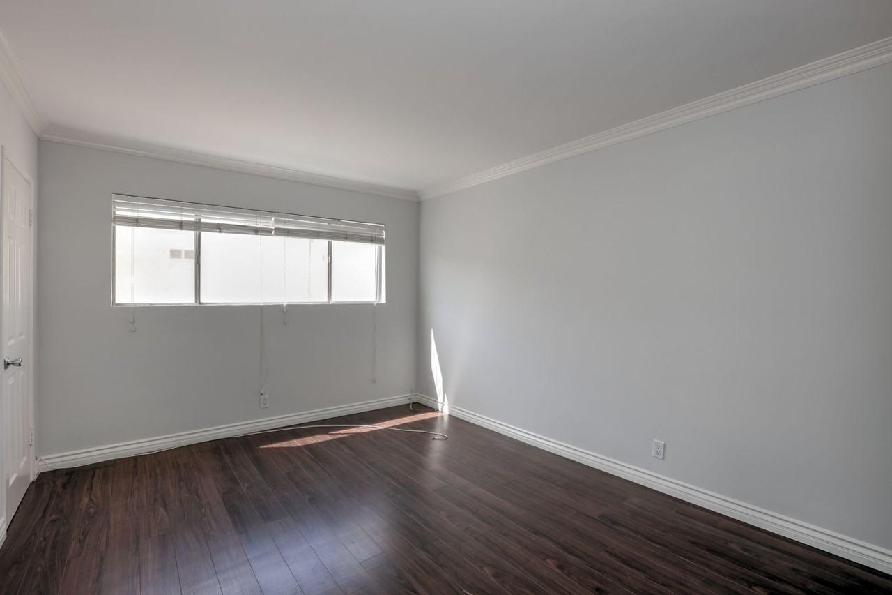 1030 N Orange Grove Ave. - Photo 6 of 16