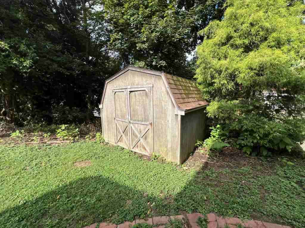 319 1/2 1st St - Photo 3 of 14