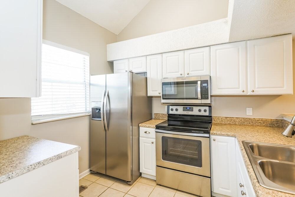 1502 Cedardale Rd - Photo 7 of 17
