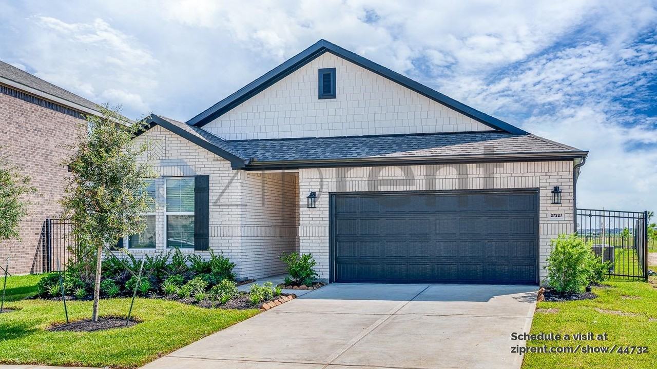 27327 Blue Pool Dr - Photo 2 of 25