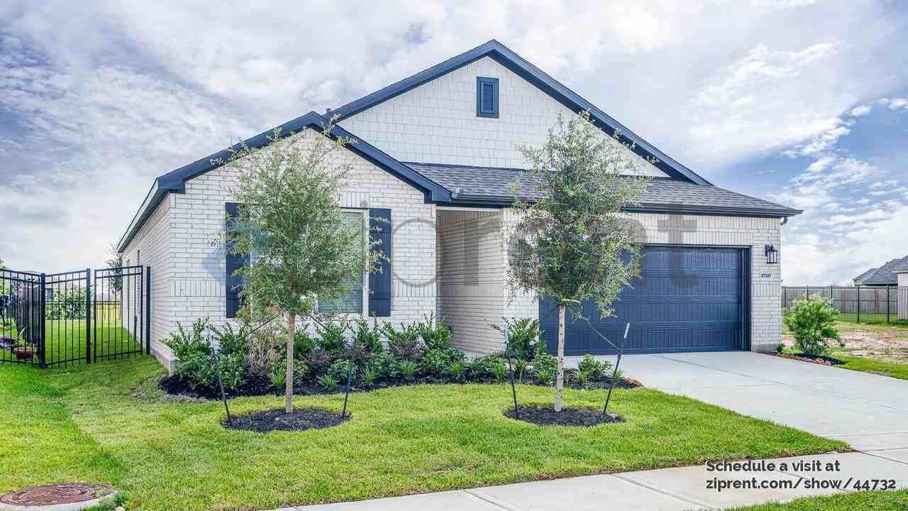 27327 Blue Pool Dr - Photo 4 of 25