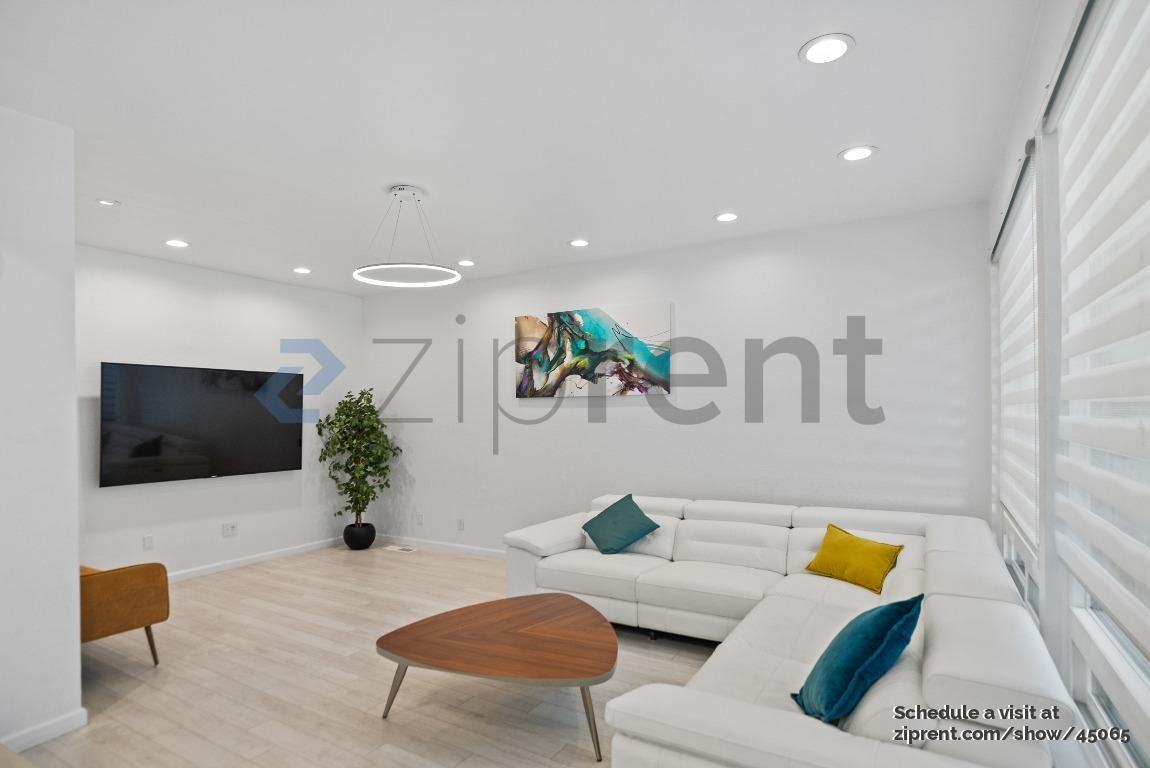 2262 Sharon Rd - Photo 2 of 31