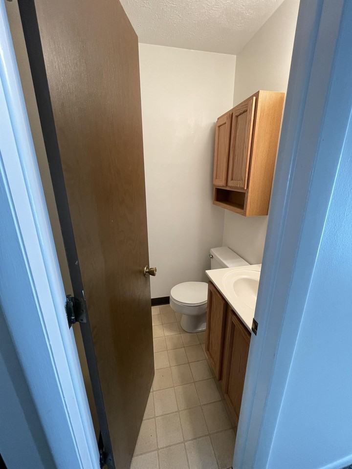 2718 Narraganset Dr - Photo 2 of 14