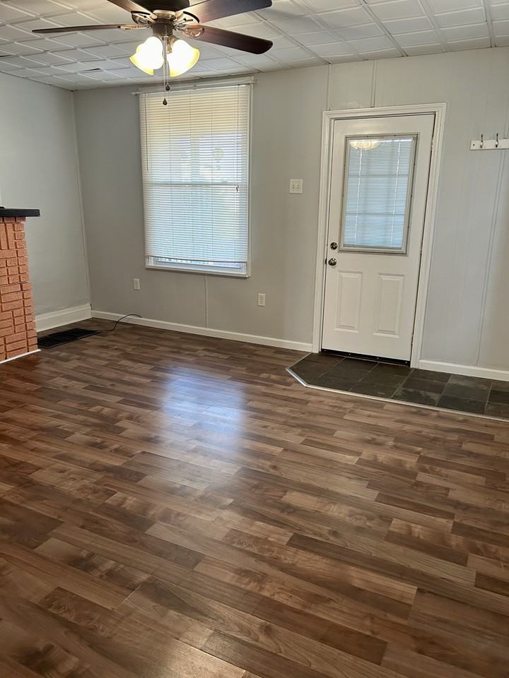 410 Jefferson St #NA - Photo 2 of 13