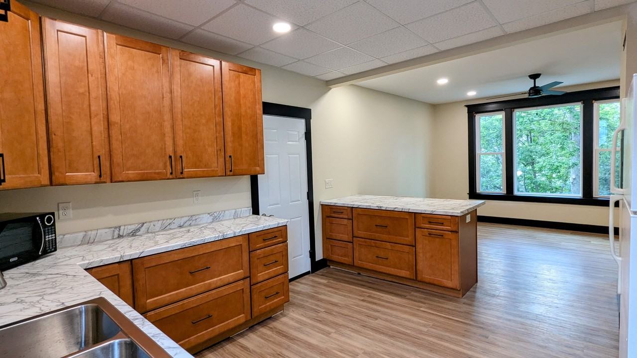 702 E Grand Ave #2 - Photo 2 of 12