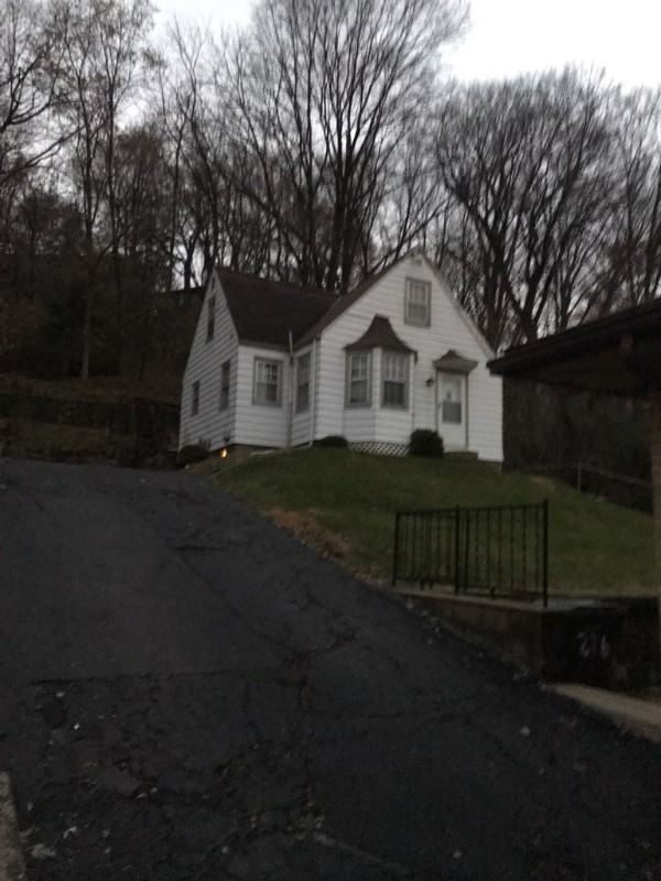 226 Johnson St #REAR - Photo 2 of 14