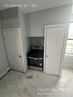 featured image of 124 Herriot St #3FL