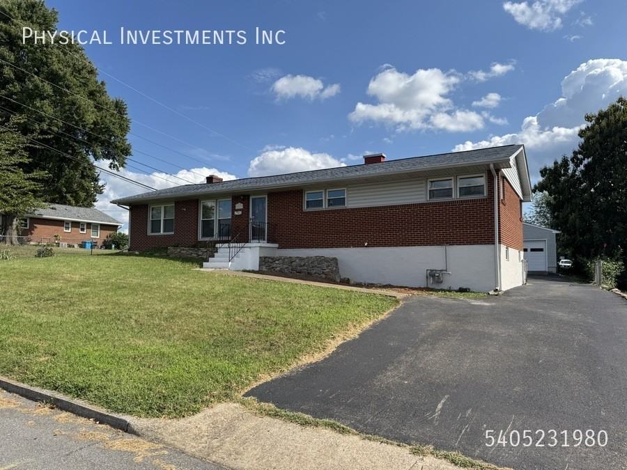 227 Maplelawn Ave Ne - Photo 2 of 50