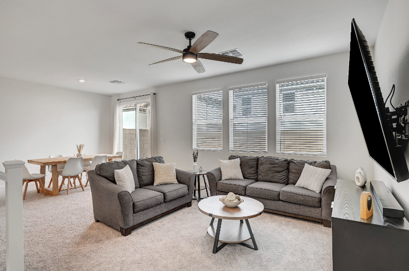 9164 Surrey Wood St - Photo 2 of 20