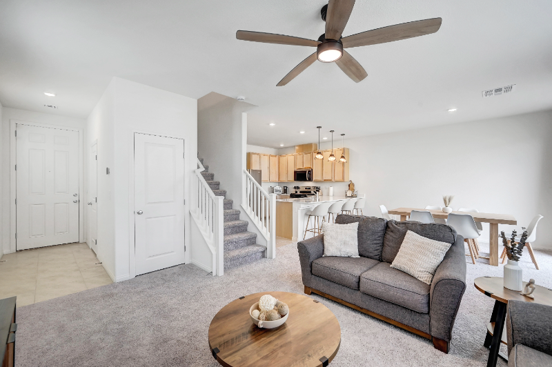 9164 Surrey Wood St - Photo 3 of 20