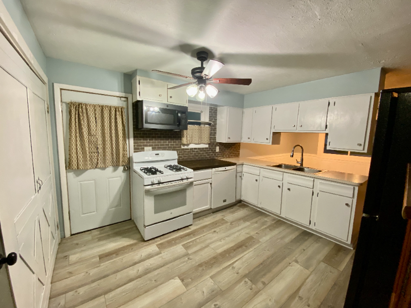 5696 Pleasant Avenue - Photo 5 of 19