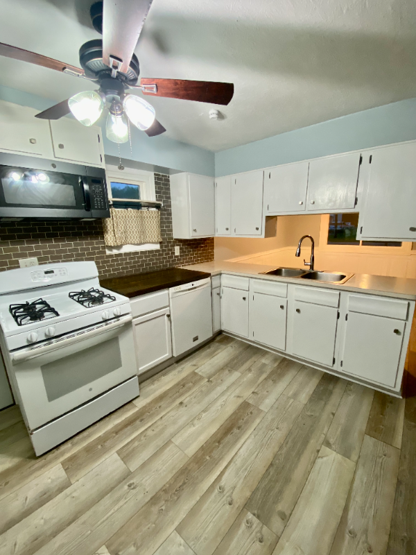 5696 Pleasant Avenue - Photo 6 of 19