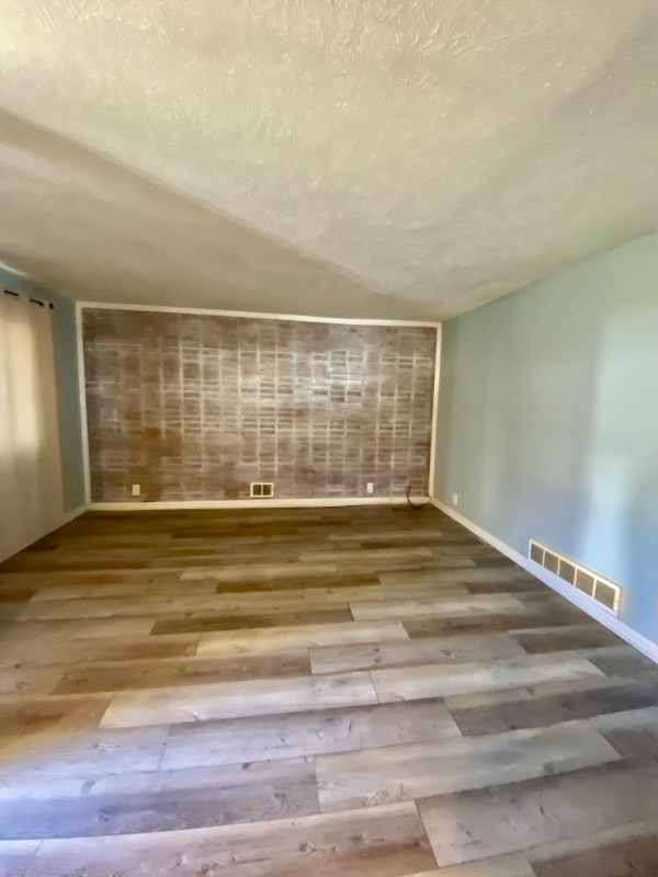 5696 Pleasant Avenue - Photo 7 of 19